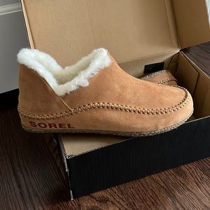 Sorel mens size 10 shearling slippers